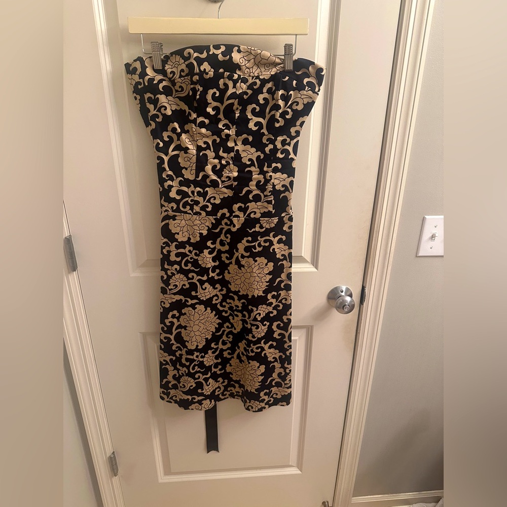 Vintage Notice Brand Elegant Black and Gold Strapless Dress